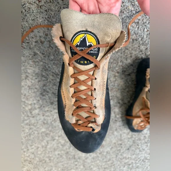 La Sportiva MythosClimbing Shoes 41